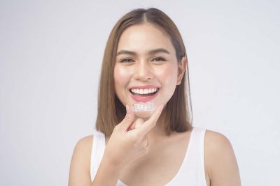 Pros and Cons of Online Aligner Braces vs Seeing a Dentist