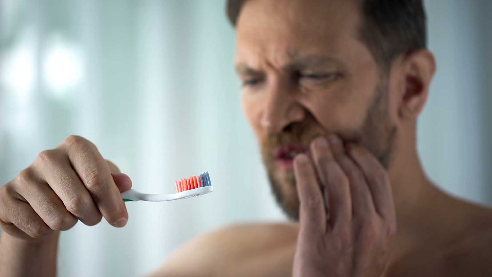 5 Reasons of Bleeding Gums: What Causes Bleeding While Brushing Teeth?
